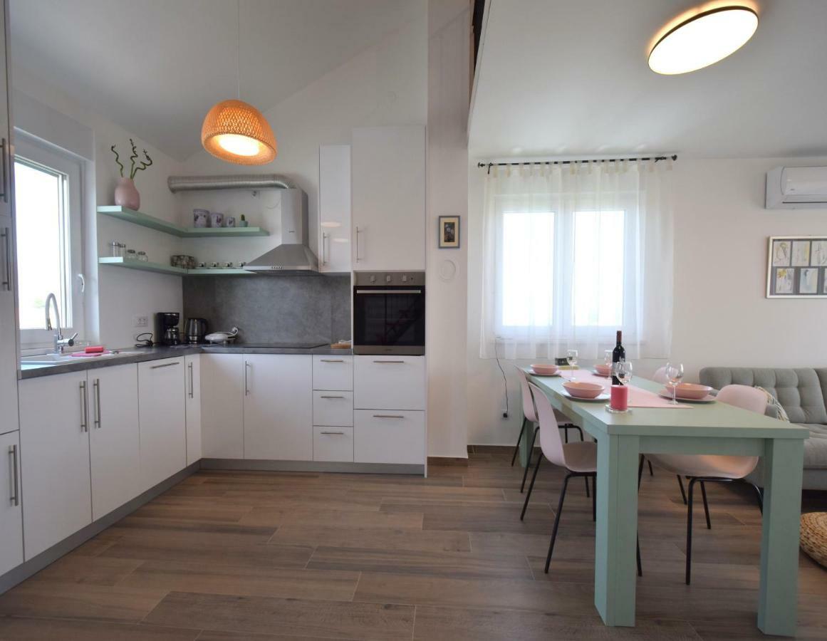 Apartments Medna Čižići Buitenkant foto