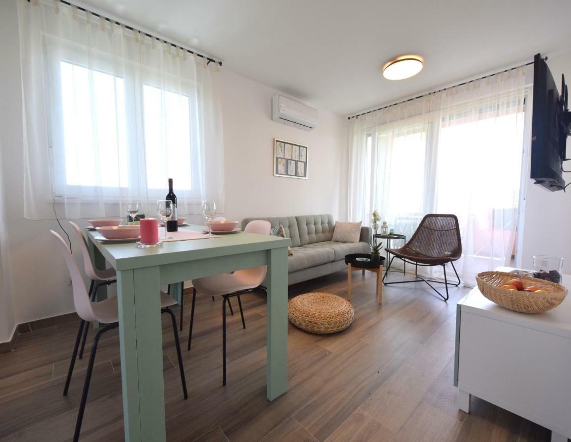 Apartments Medna Čižići Buitenkant foto