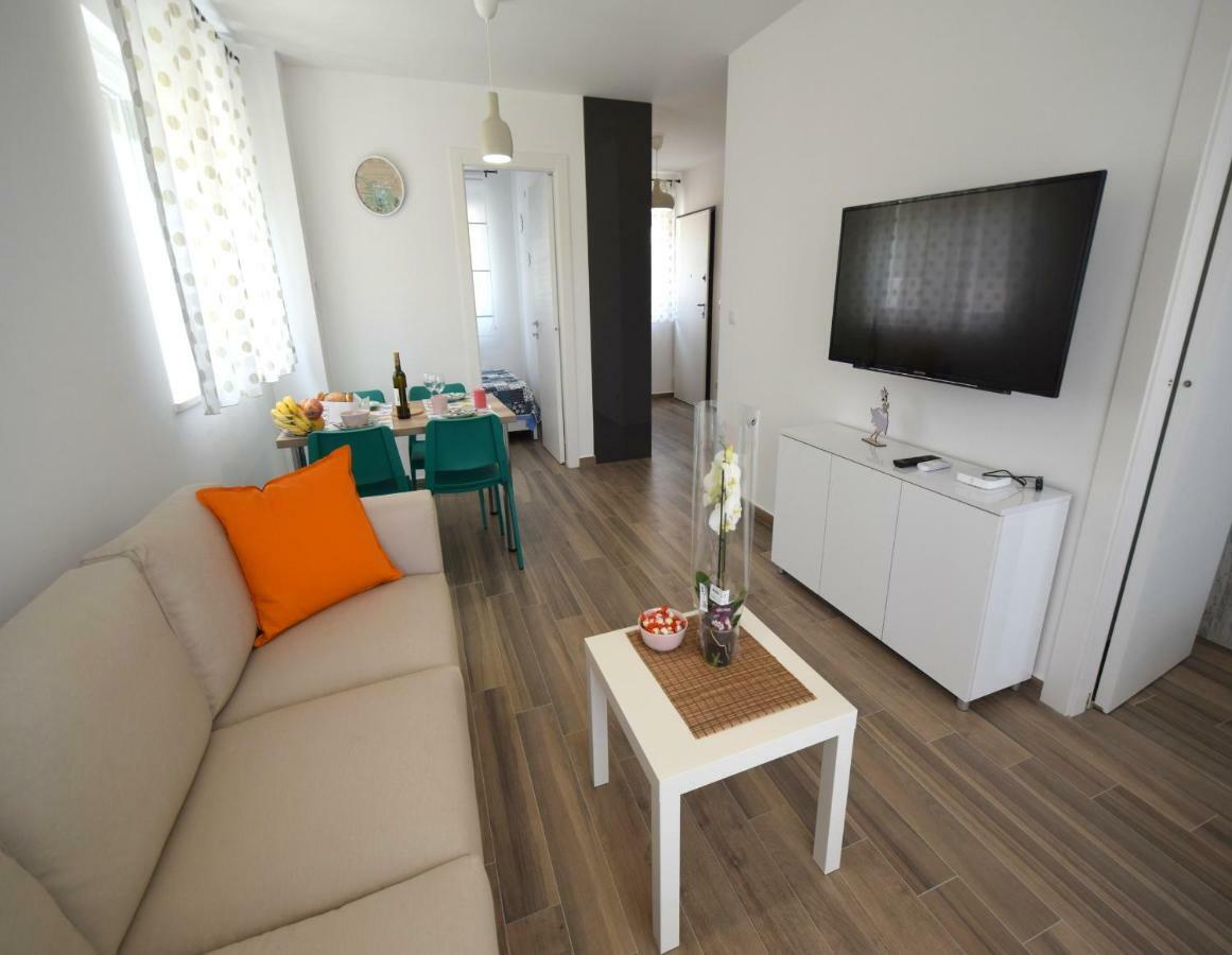 Apartments Medna Čižići Buitenkant foto