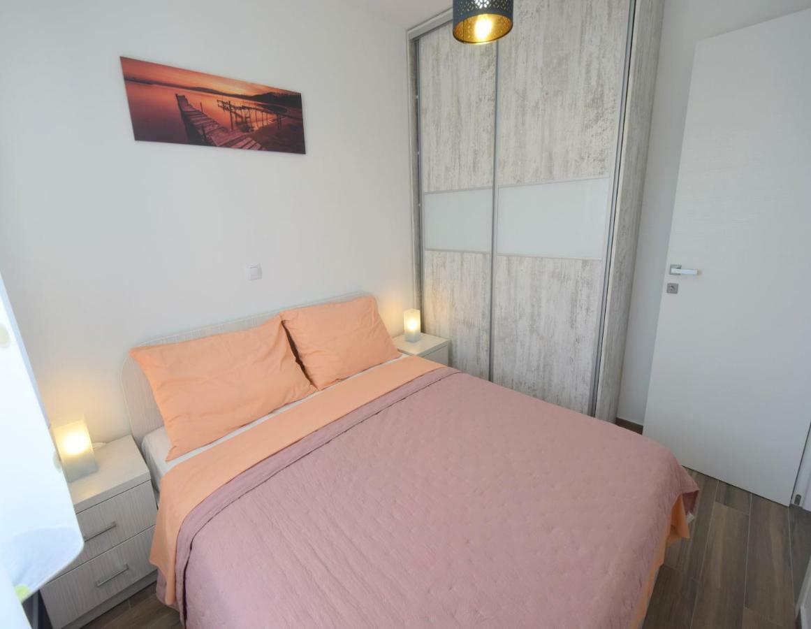 Apartments Medna Čižići Buitenkant foto