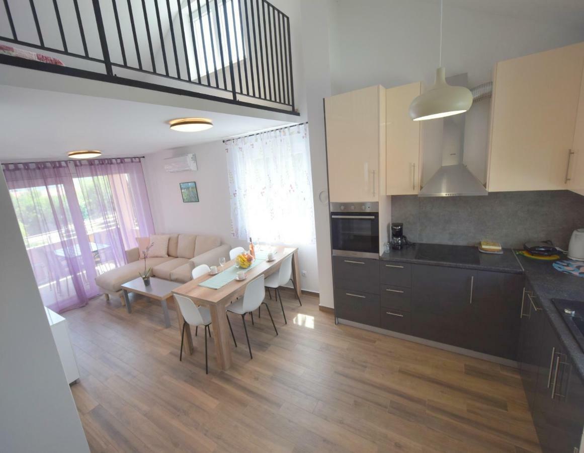 Apartments Medna Čižići Buitenkant foto
