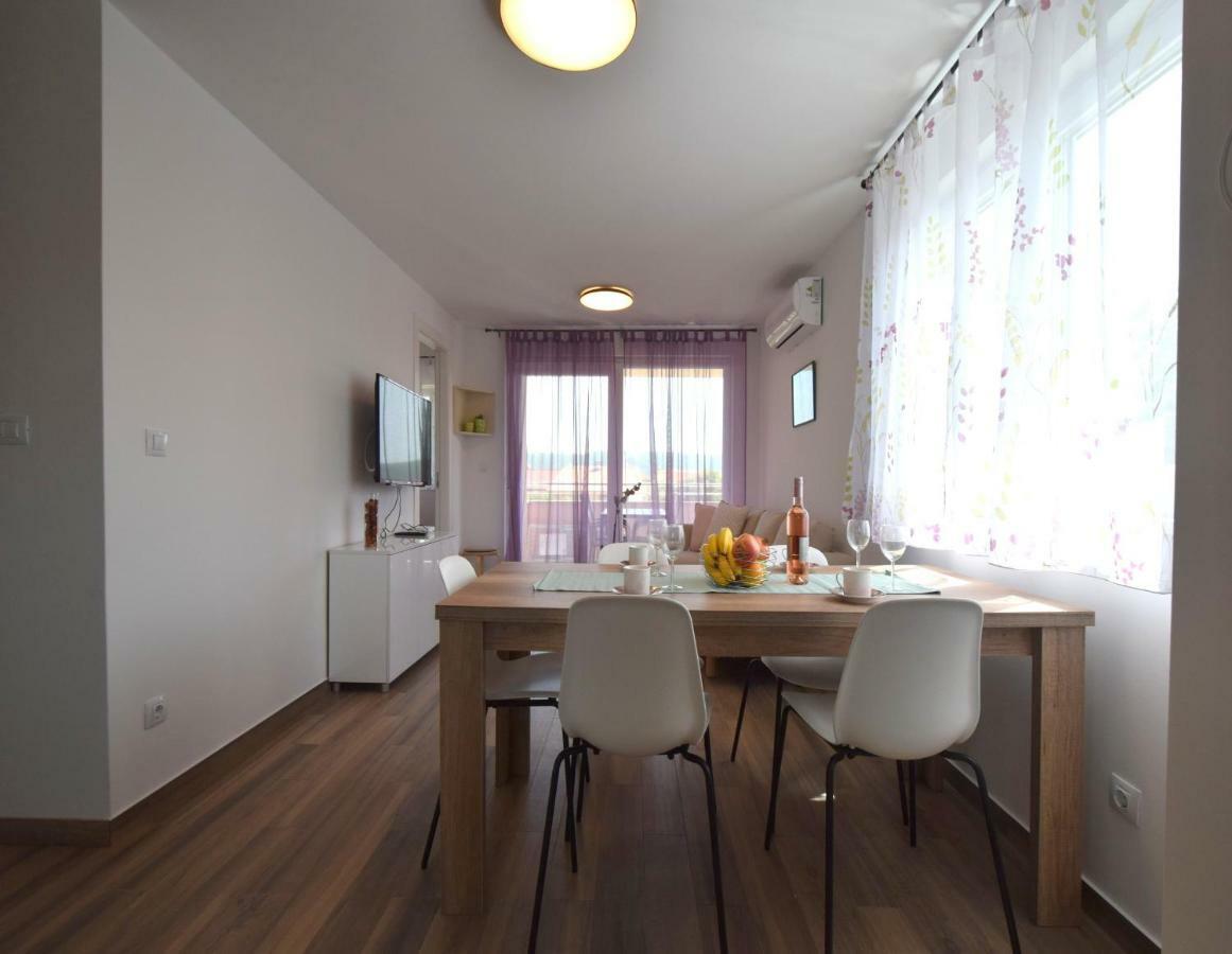 Apartments Medna Čižići Buitenkant foto
