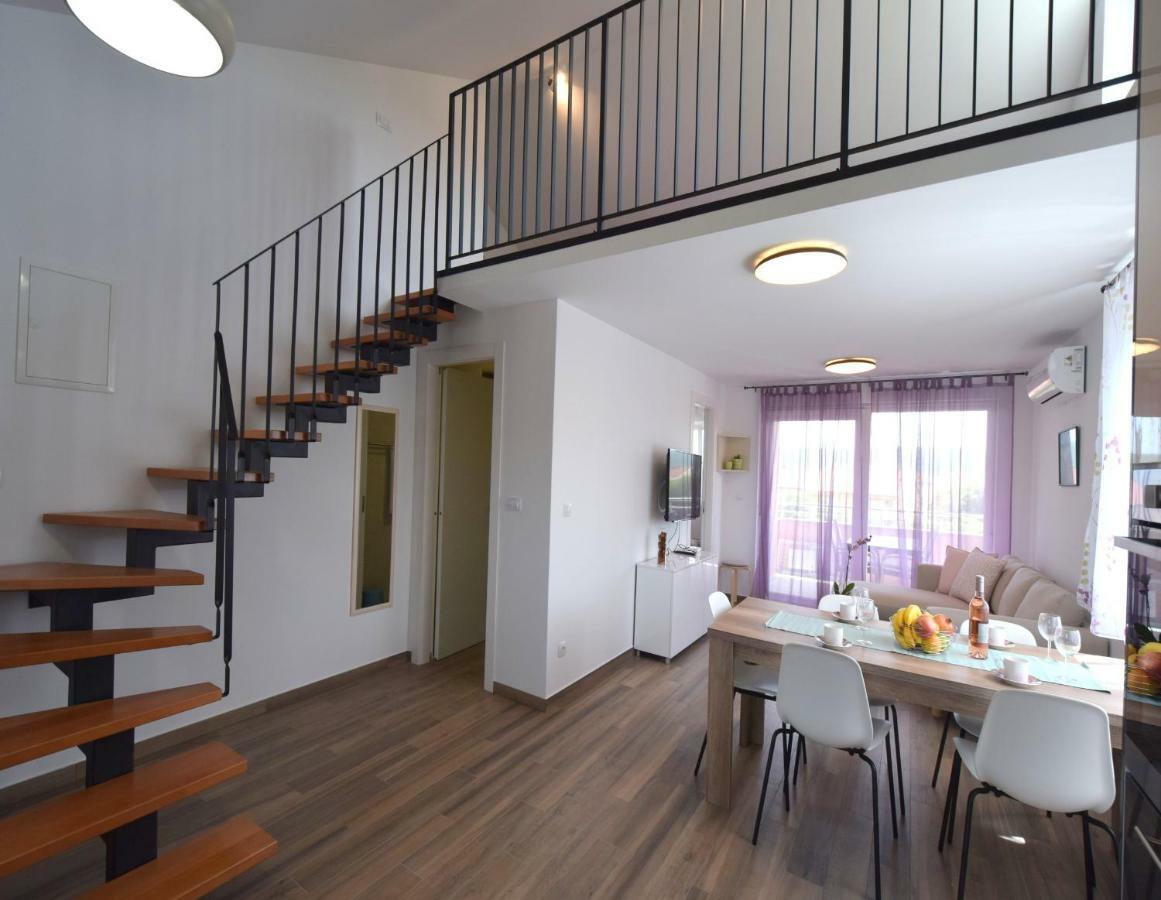 Apartments Medna Čižići Buitenkant foto