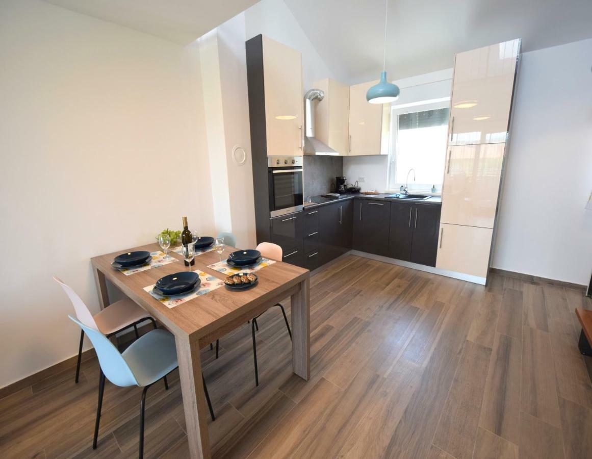 Apartments Medna Čižići Buitenkant foto