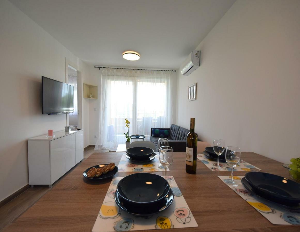 Apartments Medna Čižići Buitenkant foto