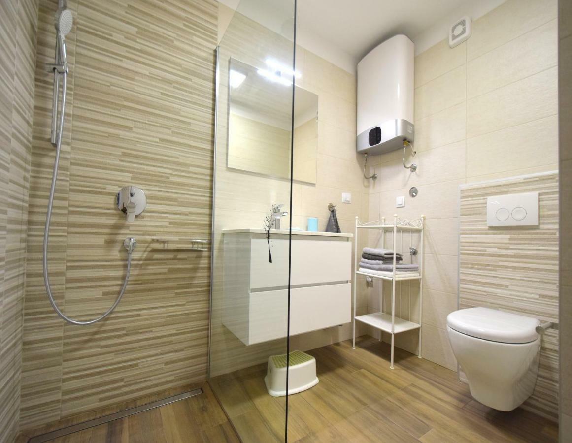 Apartments Medna Čižići Buitenkant foto