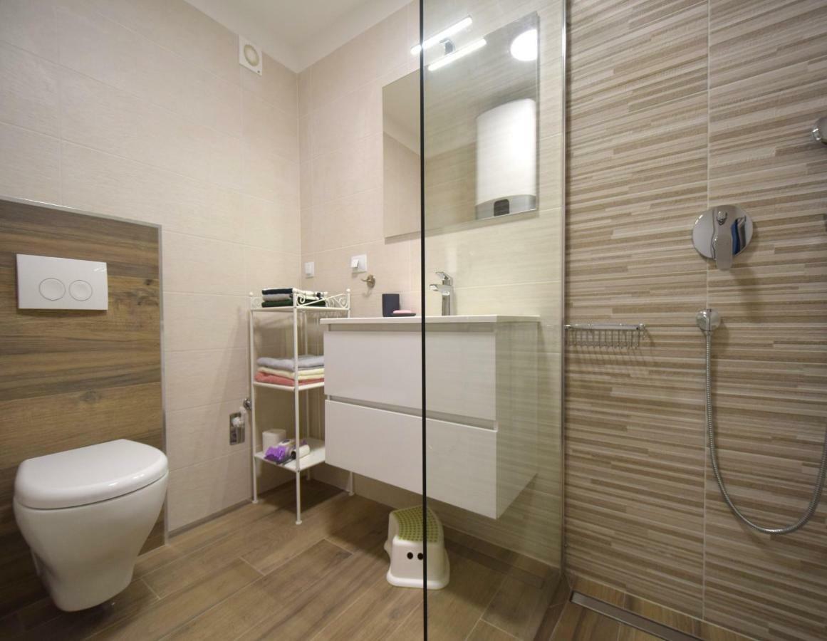 Apartments Medna Čižići Buitenkant foto